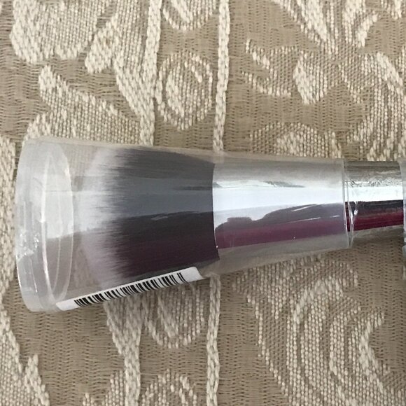 IT COSMETICS ULTA Airbrush Smoothing Foundation Brush #102🌺 NWT - Picture 3 of 5